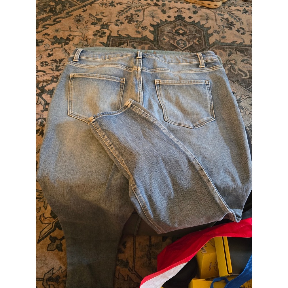 Time and Tru Womens Skinny Jeans Light Wash Blue Size 14 Short TT33100078604LW